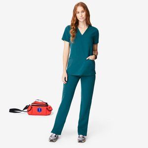 NWT Figs Caribbean Blue Three Pocket Scrub Top